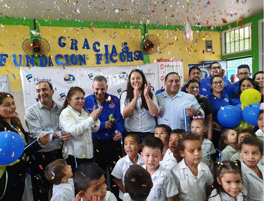 Grupo Financiero Ficohsa comprometida educación niños honduras