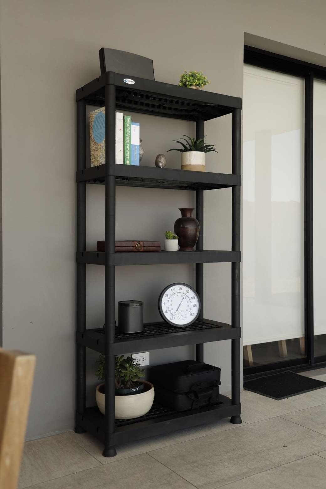 Estantes de plástico de Sanchia: elegancia y resistencia en Costa Rica