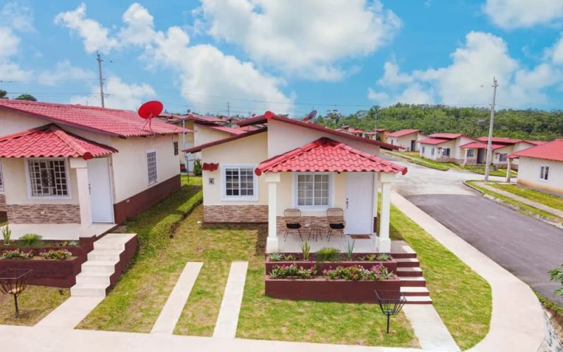 Jardines de la Espinoza: residencias que integran naturaleza y vida al aire libre en Panamá